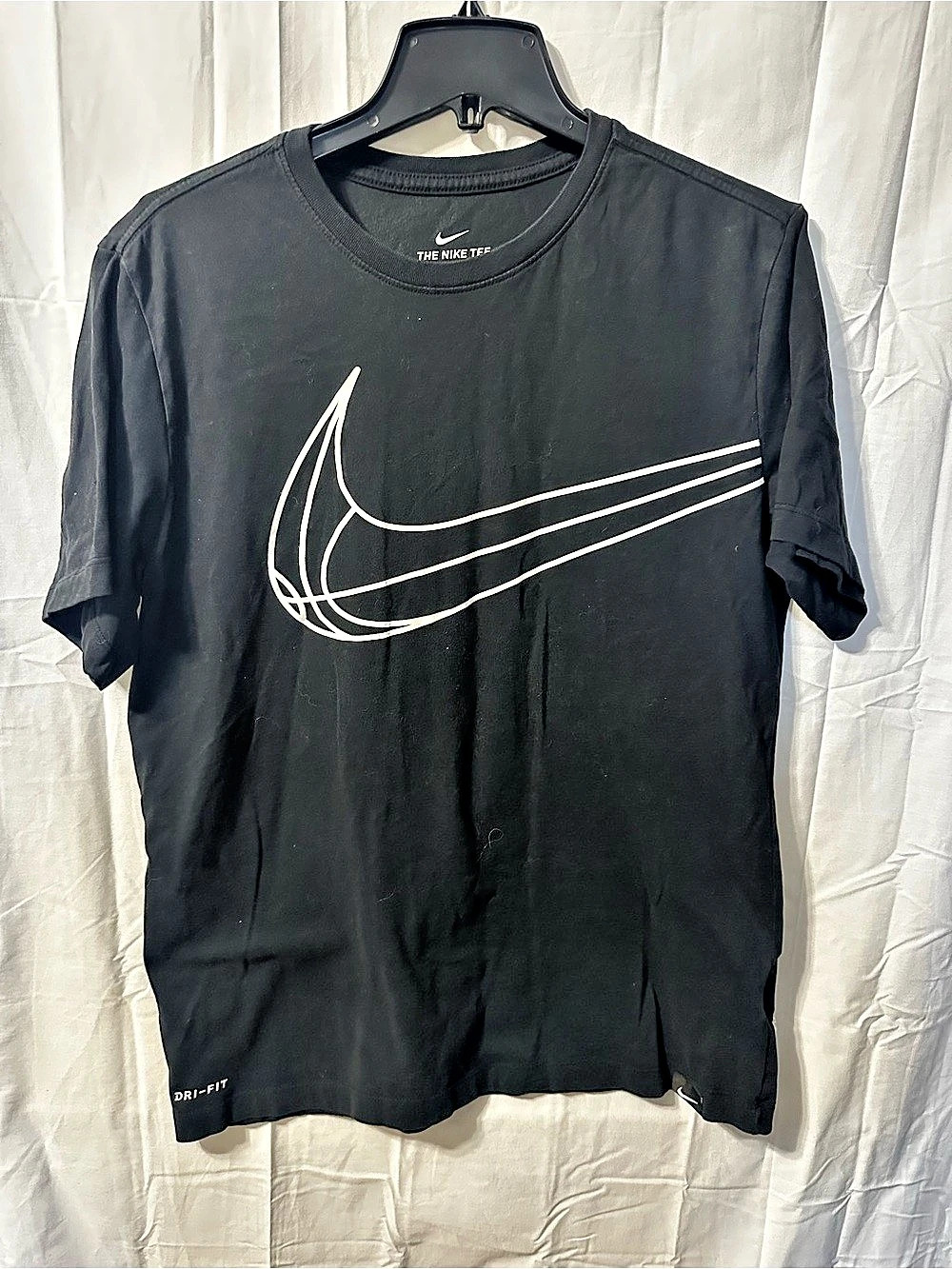 Nike Dri-FIT Basketball Swoosh T-Shirt Graphic Tee Black & White Medium